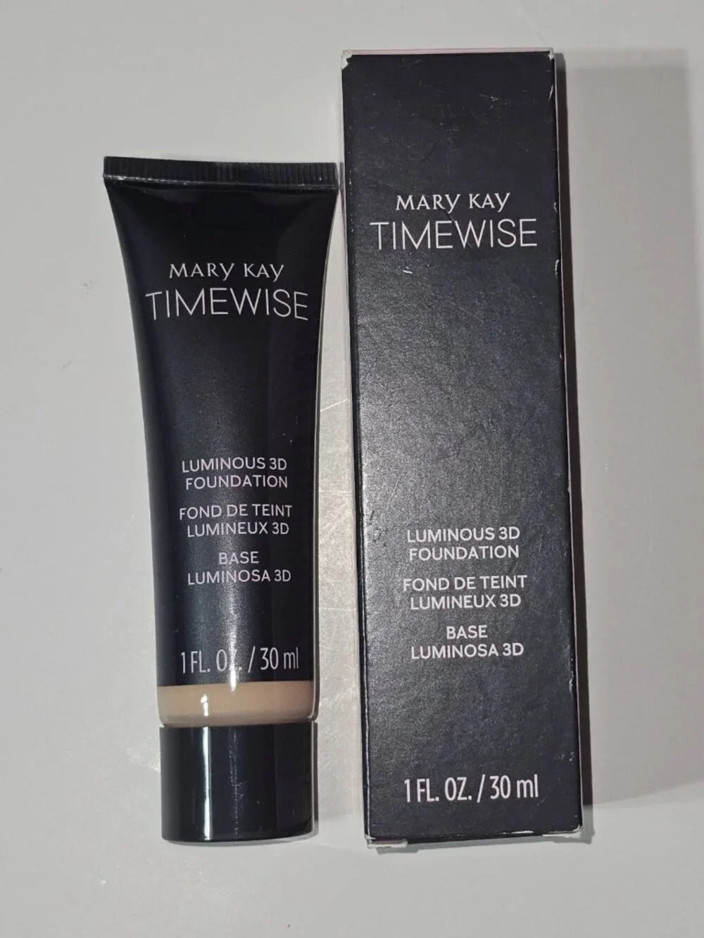 Mary Kay TimeWise Luminous Foundation  Beige W100 New